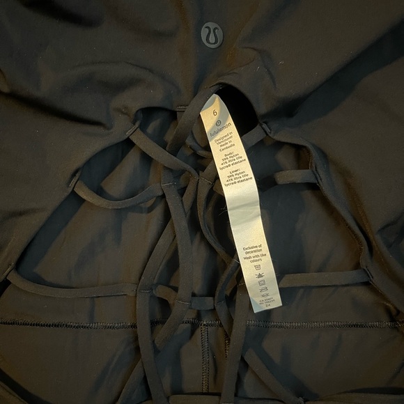 Lululemon Coastline One piece swimsuit, Black, size 6 - Picture 7 of 8